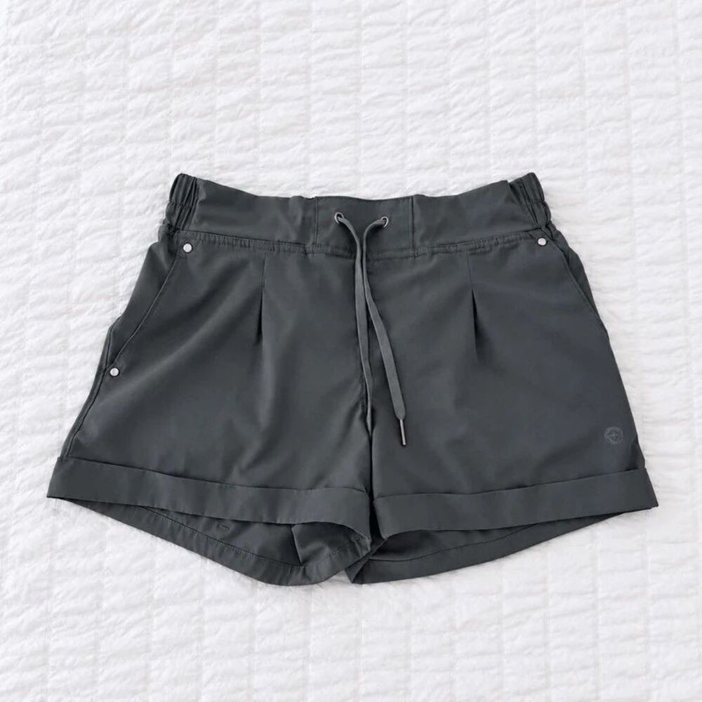 Mondetta Outdoor Project Olive Gray Cuffed Drawstring Shorts Women’s M
